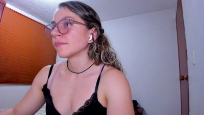 Watch morning_littlestart recorded live streams from Chaturbate on 2025/06/19, Cam Archive