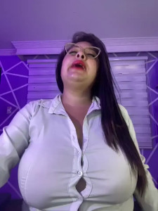 MiiaaJoness