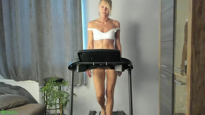 Watch shantallmilf recorded live streams from Chaturbate on 2025/12/09, Cam Archive